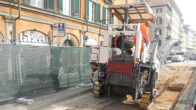 Lungarno Mediceo chiuso traffico rivoluzionato