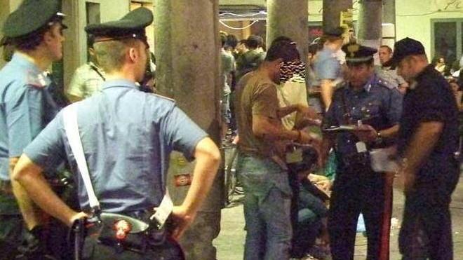 Undici stranieri clandestini fermati in centro ed espulsi