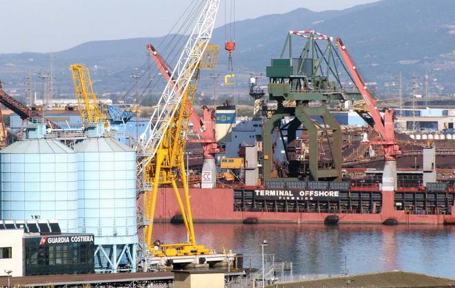 Acido della Solmine imbarcato al porto «Servono garanzie»