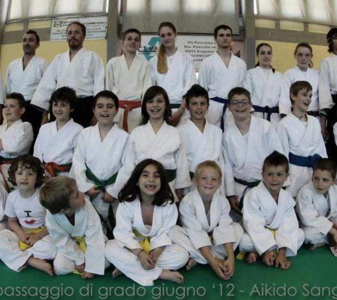 Tanti bambini felici ai corsi di samurai dell’Aikido Sangen 