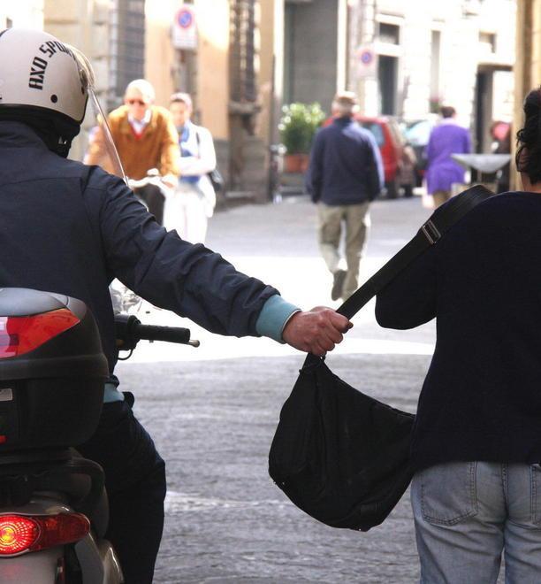 Anziane scippate per pochi spiccioli Un caso al giorno 
