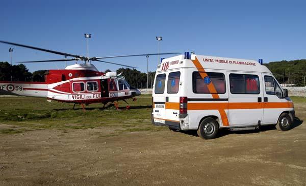 Baia Sardinia, lavapiatti ustionato dalla soda caustica in hotel: ferite gravi 