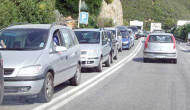 A Calafuria nel weekend, per 5 chilometri ci vuole un'ora&nbsp;&nbsp; 