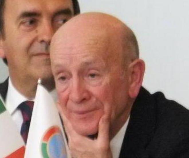 Esposito terzo al Bancarella sport con “Testa alta, due piedi”