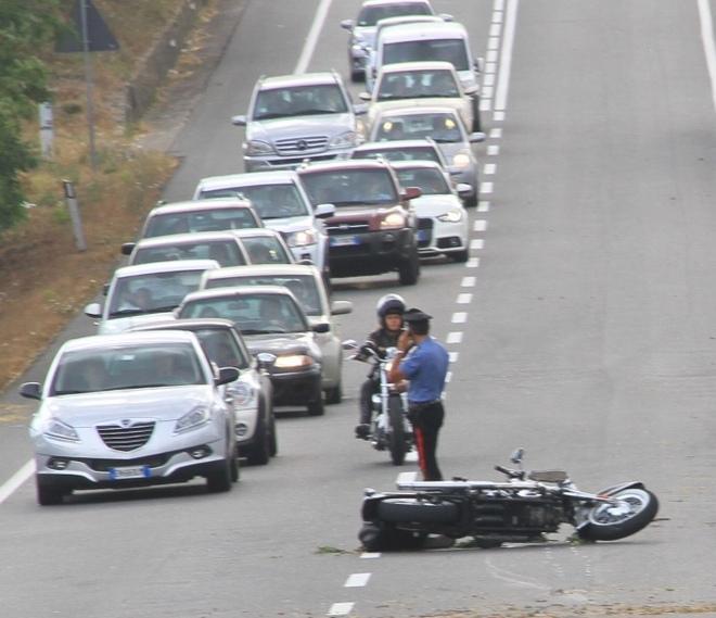 Scontro moto-auto: 28enne ricoverato a Siena Lunghe code: 10 km sull’Aurelia verso Roma 