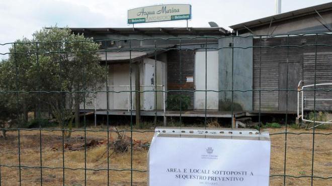 Oristano, feste in ex-ristorante da demolire: 4 denunce 