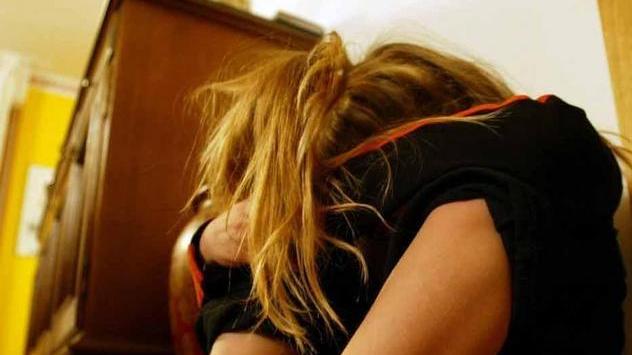 Tenta di stuprare l’ex compagna