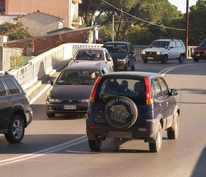 Agganciata dal camion sul Ponte di Pisa