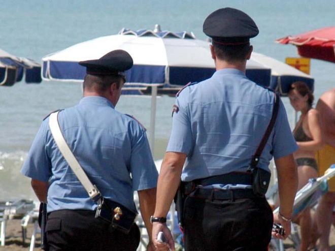 Furto in spiaggia, torna libero 