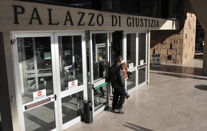 Colpisce al costato un carabiniere Giovane arrestato 