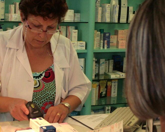 Domani serrata delle farmacie 