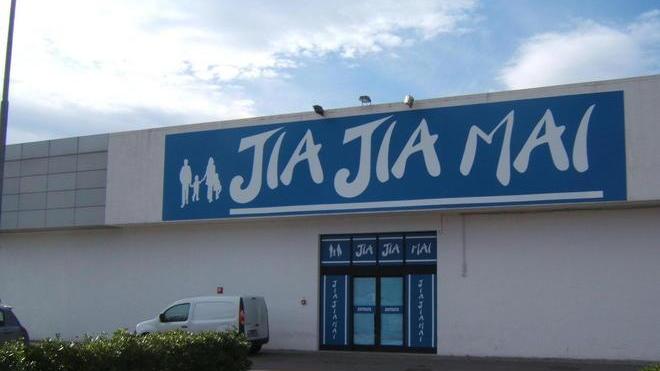 Sequestrati centinaia di oggetti erotici in un supermercato cinese