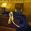 Porta in tribunale la banca che lo segna tra gli insolventi 