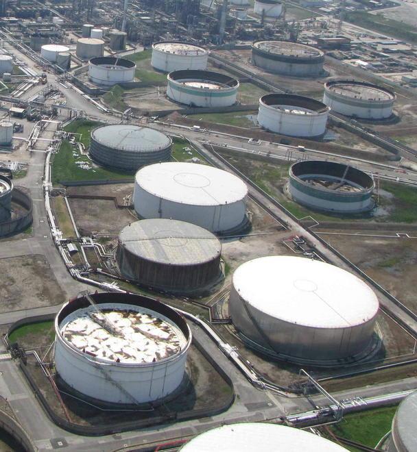 Petrolchimico, non è solo crisi 