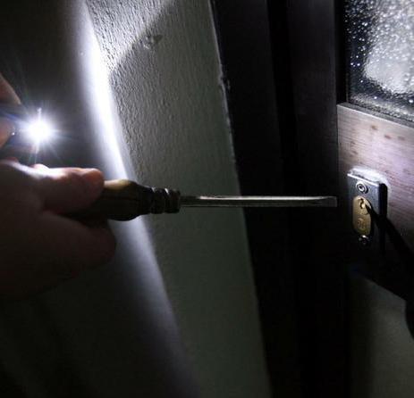 «Raccogliamo ferro per poi rivenderlo Ora siamo rovinati» 