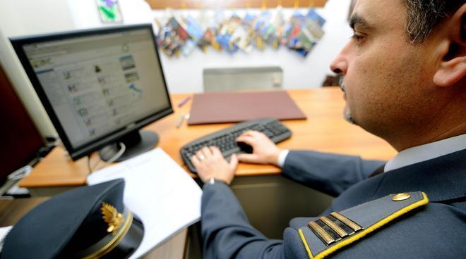 Dichiara 30mila euro ma vive nel lusso Consulente nei guai 