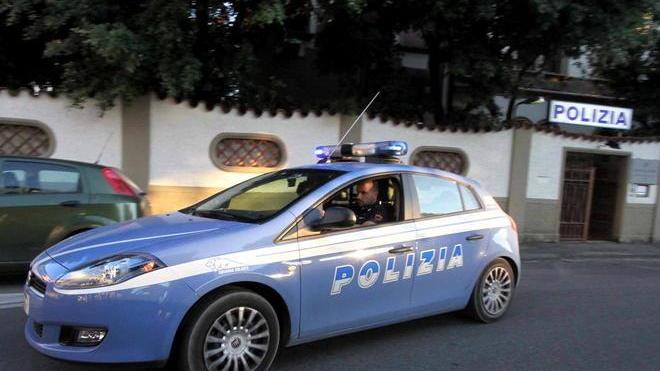 Un dormitorio abusivo nel centro massaggi