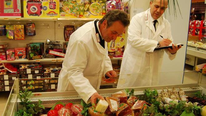 Locali in centro con carenze igieniche e sanitarie 