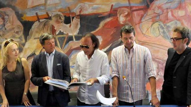 Venditti applaudito in Comune