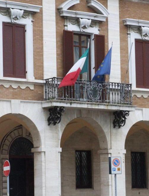 Livorno capoluogo e Pisa s’infuria 