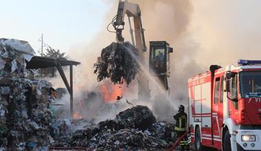  Incendio alla Lonzi, verdura contaminata: il Comune vieta il consumo 