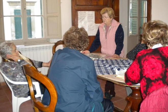 Nonni dal medico con l’auto di gruppo 
