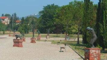 Statue all’Hermitage, servono 50mila euro