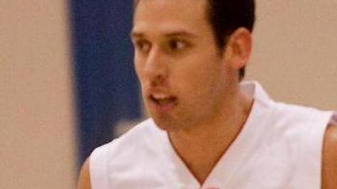 Basket, il play Vallini dice addio a Cecina destinazione Marostica