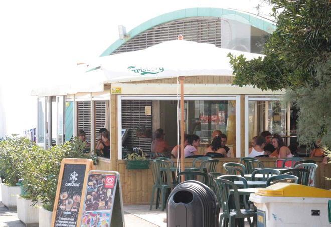 Alcolici a minori, denunciato un bar 