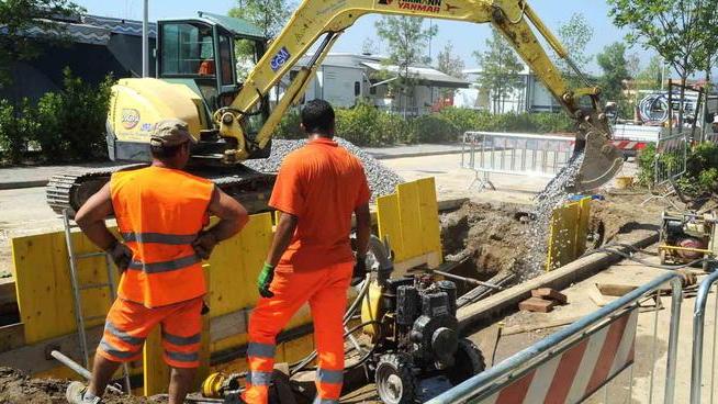 Più seria del previsto la rottura del tubo Santomato a secco