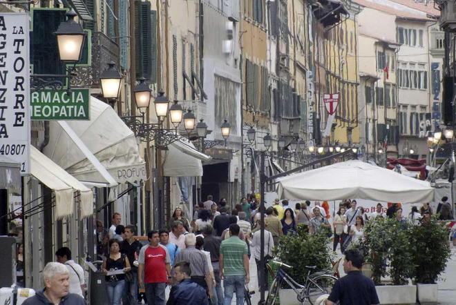 I pisani si ribellano «Stare sotto Livorno non è accettabile» 