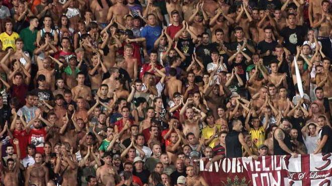Schiarita Perotti: la curva non si tocca e largo agli abbonati