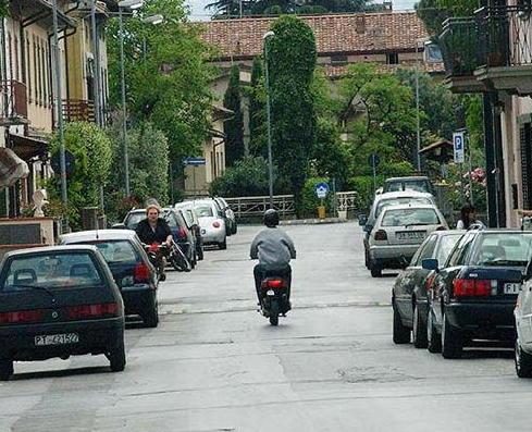 Degrado e fetore in via Matteotti la rabbia dei residenti 