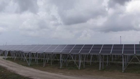 Pannelli fotovoltaici nella discarica dismessa