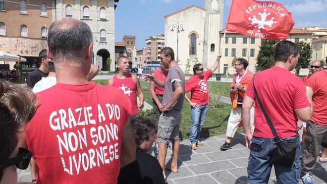 I pisani in piazza: no a Livorno