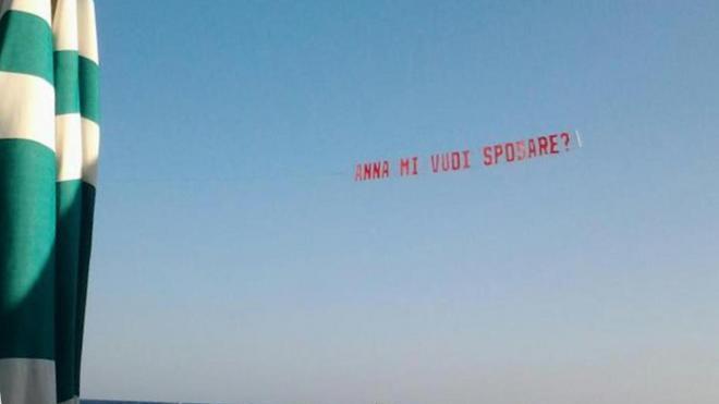 Ti amo, te lo scrivo anche nel cielo...