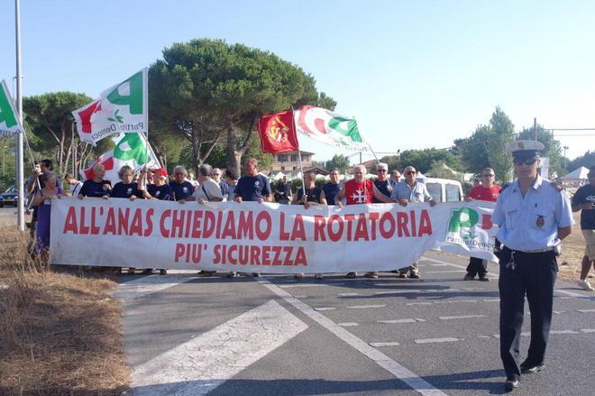 Manifestazione a San Piero per mettere in sicurezza l’incrocio 