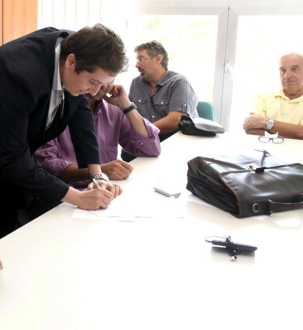 Comune, ultimo atto: 16 consiglieri dimissionari 