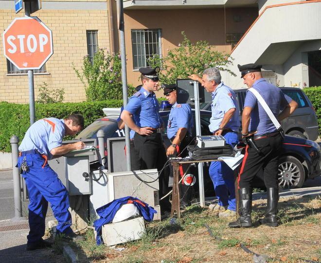Ruba corrente alla giostra con una calamita, arrestato 