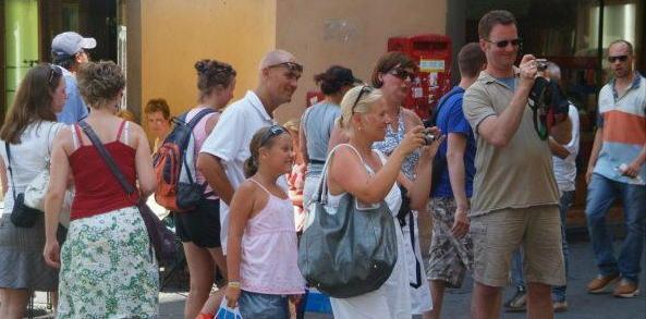 Motosega e passeggino tra gli oggetti smarriti 