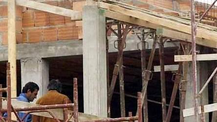 Edili, subito l’una tantum da 47 euro al mese