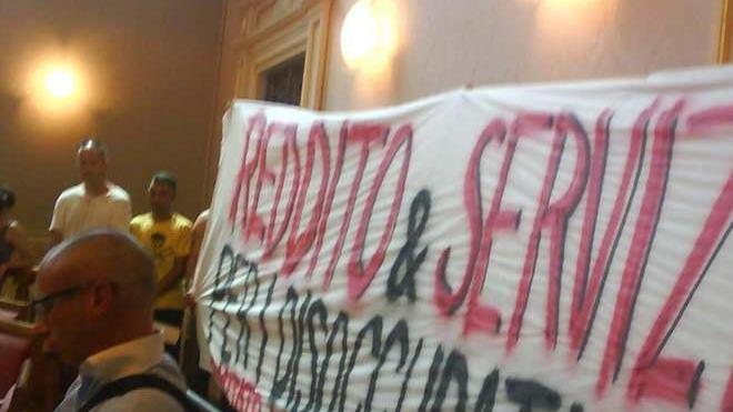 «Reddito e servizi ai disoccupati»