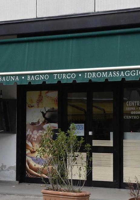 «Pubblicità erotica per il nostro centro: ora siamo rovinati» 