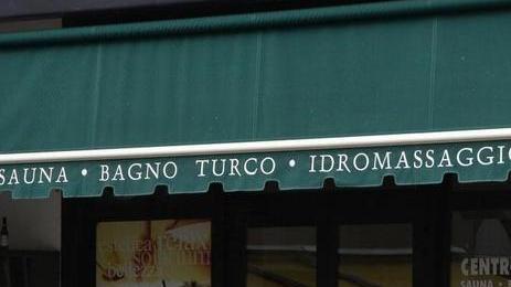 «Pubblicità erotica per il nostro centro: ora siamo rovinati»