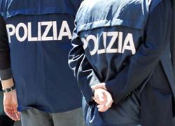 Ladro ingoia collana, ma la polizia la trova 