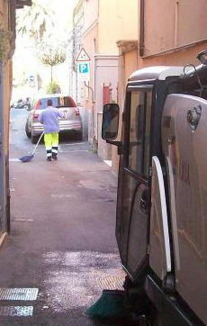 Via Beccheria pulita e risporcata 