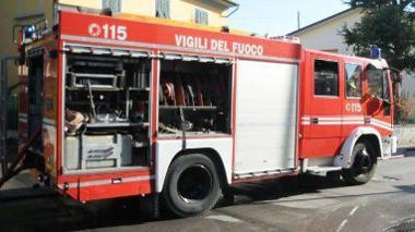 Danno fuoco ad un affittacamere, paura a Stagno