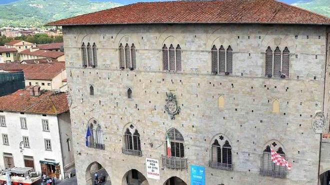 Uffici più snelli in Comune e dirigenti sulla giostra