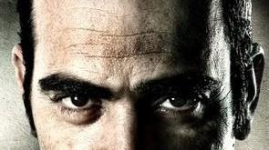 Thriller nerissimo, inquietante e claustrofobico