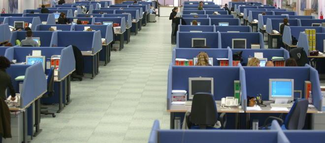 Blitz di Finanza e Inps in due call center: irregolari 268 centralinisti 